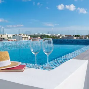 https://nice-and-centric-apartment.quintano-roohotels.com